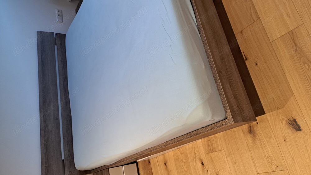 Doppelbett zu verschenken