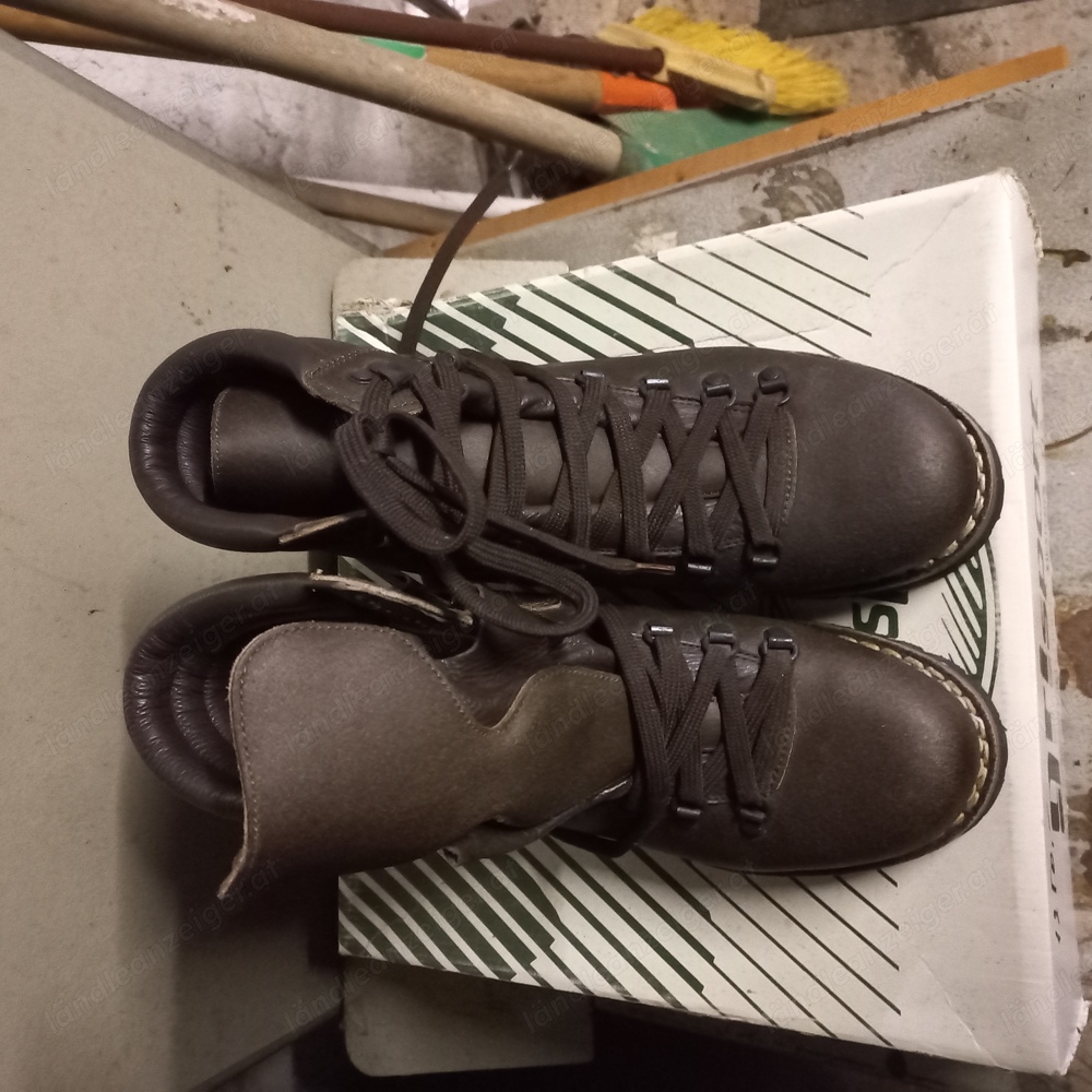 Wander oder Arbeitschuhe Gr. 42
