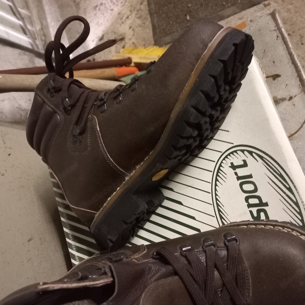Wander oder Arbeitschuhe Gr. 42 Wander oder Arbeitschuhe Gr. 42