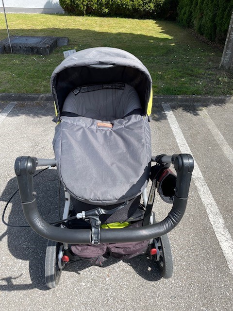 Mountain Buggy Urban Jungle sehr guter zustand mit 3 Sitzvarianten Mountain Buggy Urban Jungle sehr guter zustand mit 3 Sitzvarianten