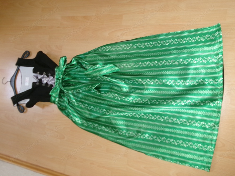 Dirndl, schwarz - grün Dirndl, schwarz - grün