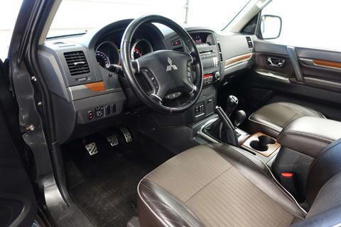 Mitsubishi Pajero 2011