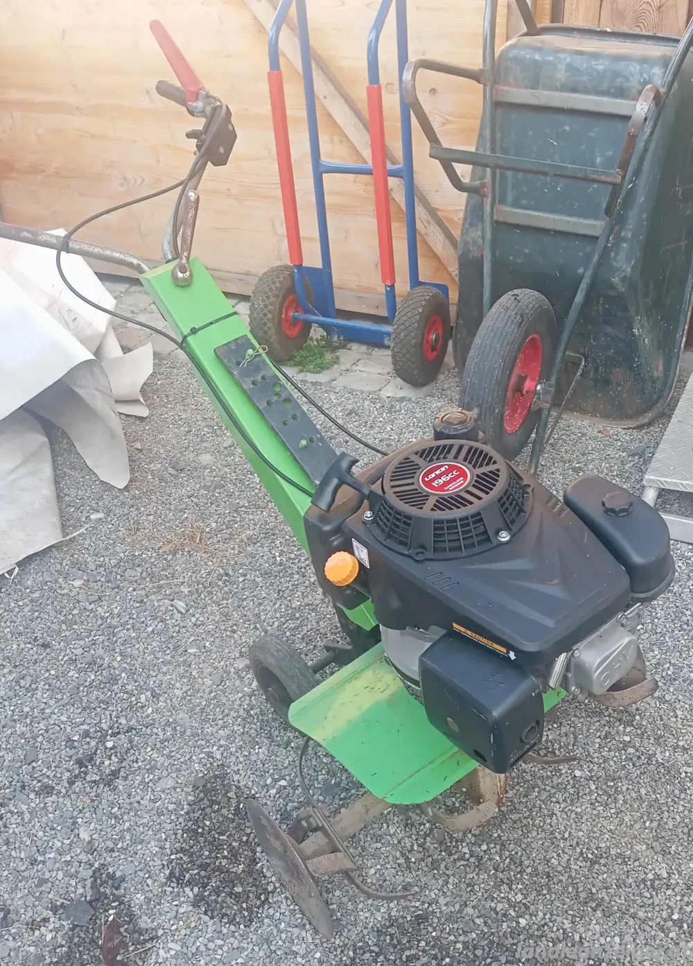 Gartenhacke mit neuem Motor Gartenhacke mit neuem Motor