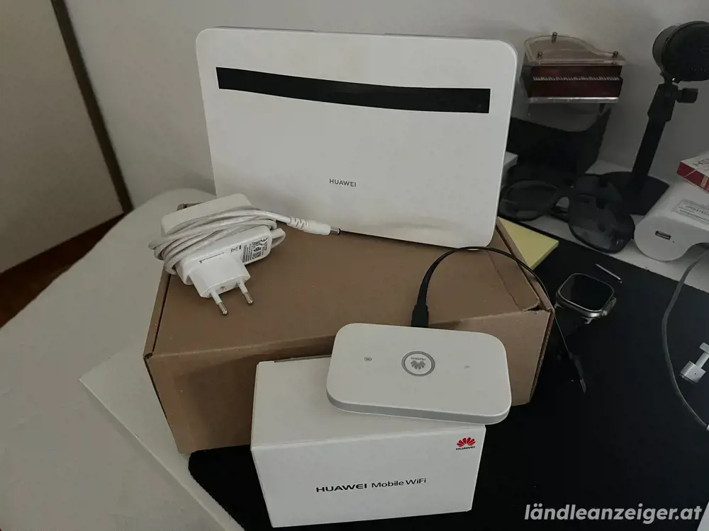 2x Huawei WLAN Router Offen