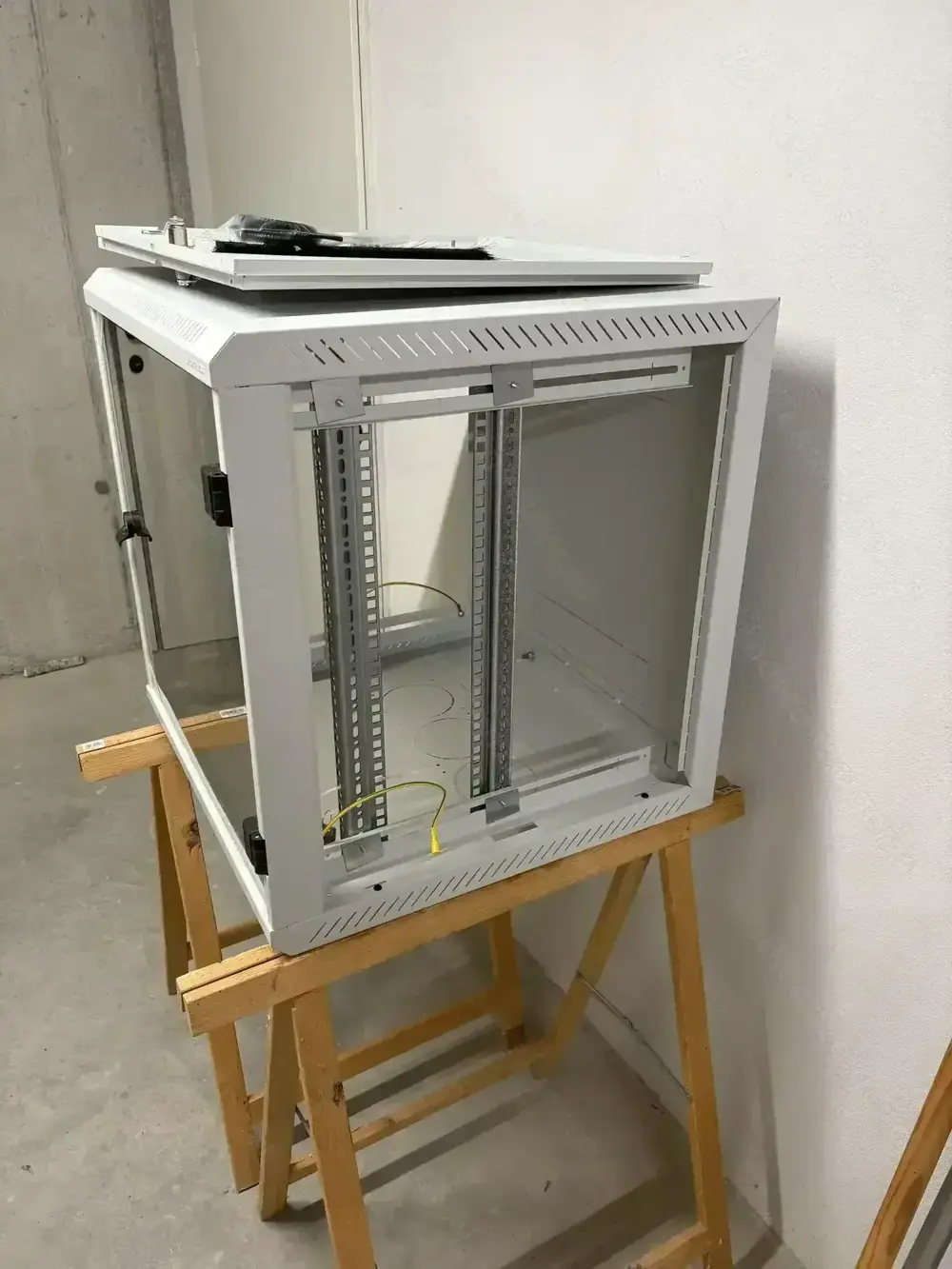 Neuer Netzwerkschrank Neuer Netzwerkschrank