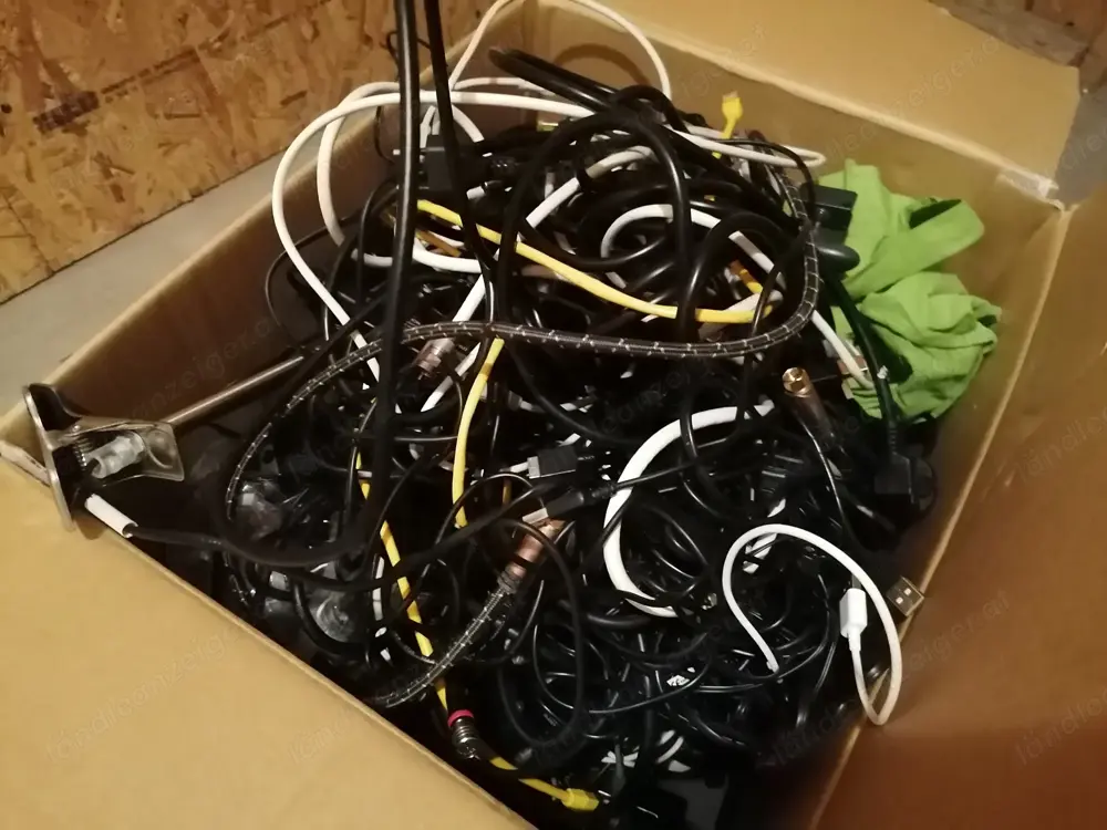 Große Kabelsammlung im Karton alles dabei! Große Kabelsammlung im Karton alles dabei!