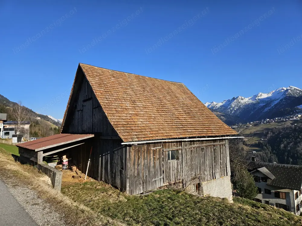 Stallgebäude gratis zum Ablegen - Holzfassade - Holzbalken - Ziegeldach Stallgebäude gratis zum Ablegen - Holzfassade - Holzbalken - Ziegeldach