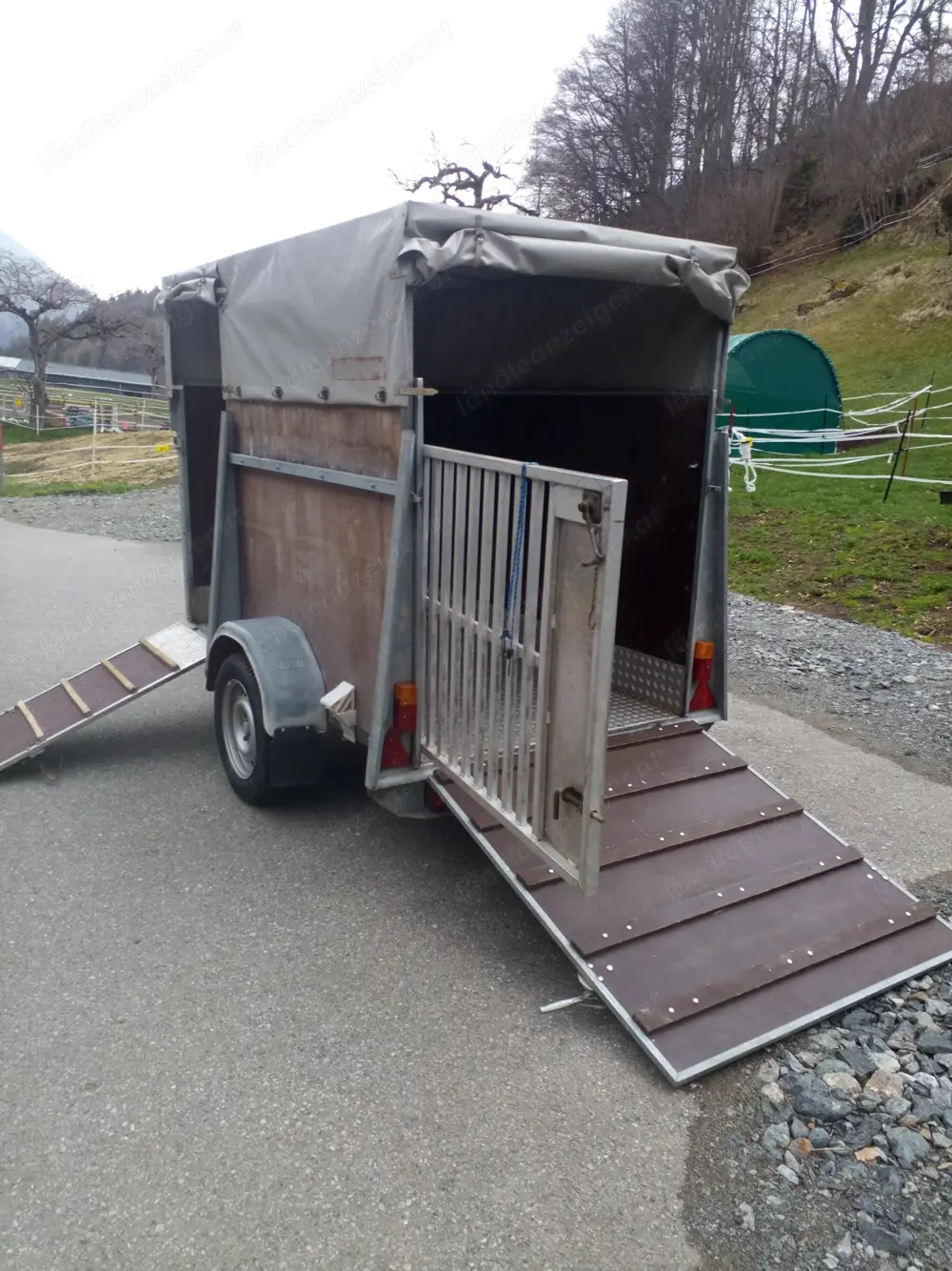 Tiertransportanhänger Tiertransportanhänger