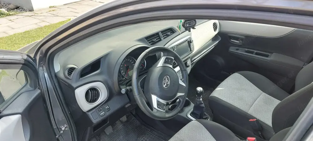 Verkaufe zuverlässige Toyota yaris mit wenigen Kilometer! Verkaufe zuverlässige Toyota yaris mit wenigen Kilometer!