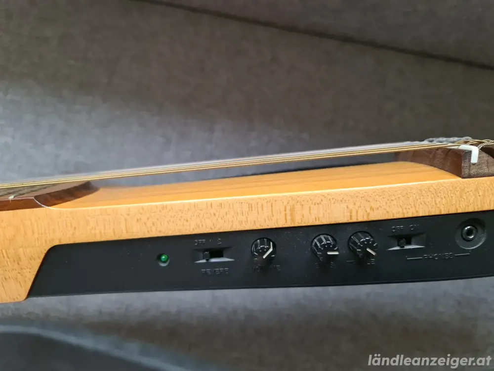 Yamaha SLG100N Yamaha SLG100N