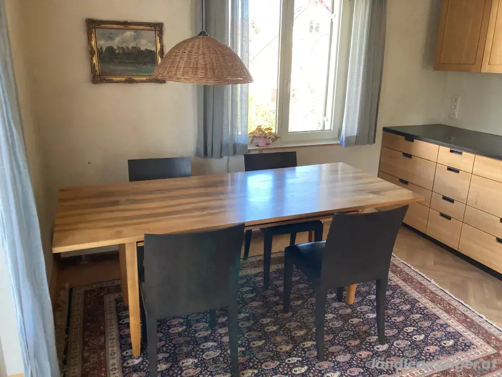 Vollholztisch Nussholz und Stühle Vollholztisch Nussholz und Stühle