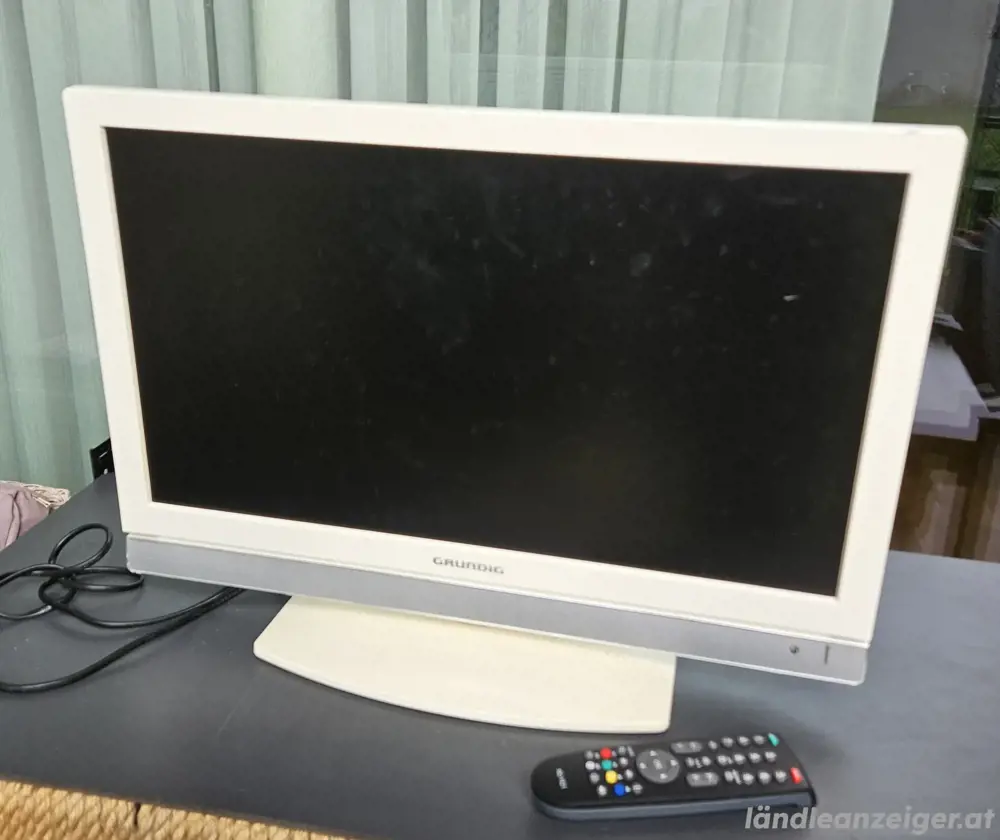 Grundig LCD TV 22 VLE 8120 BG, 24 Zoll Full HD, Gebraucht, voll funktionsfähig  Der Fernseher befind