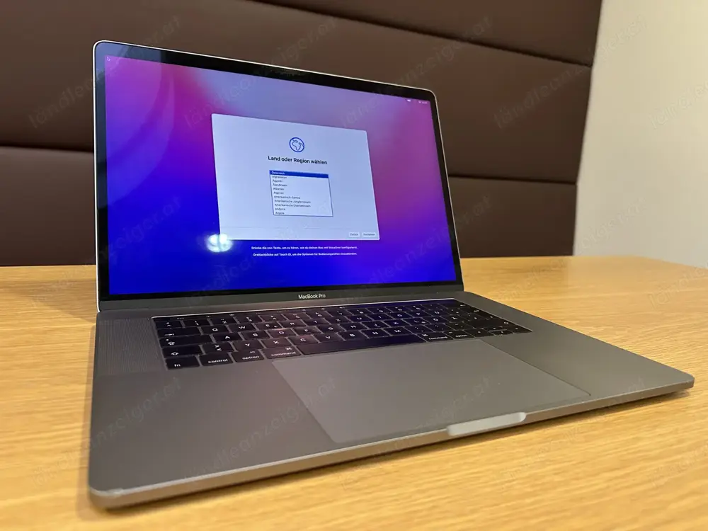 Macbook Pro mit Touchbar 15 Zoll