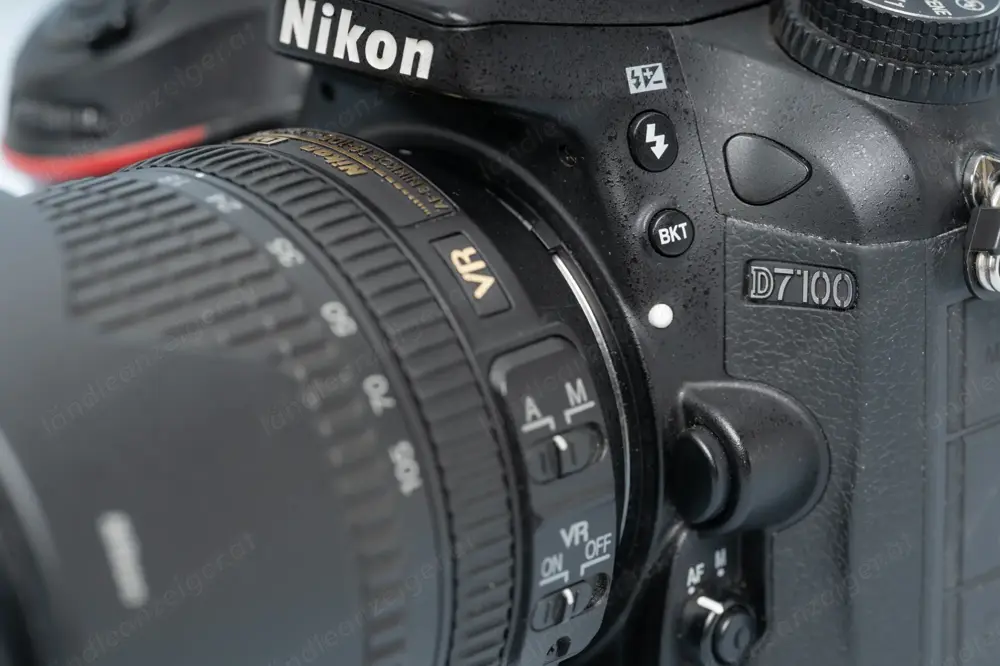 Nikon D7100 Profi-Set | Nur 18k Klicks! + 18-105mm, Tasche & Bücher