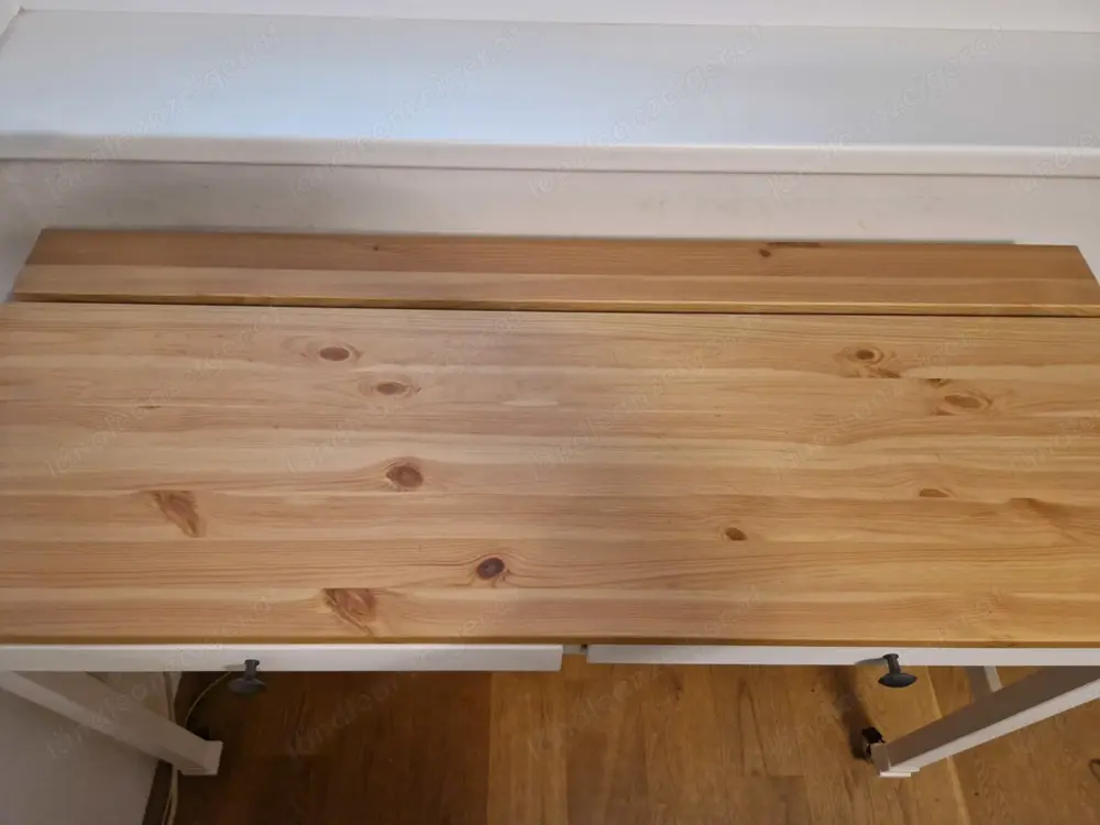 Schreibtisch 