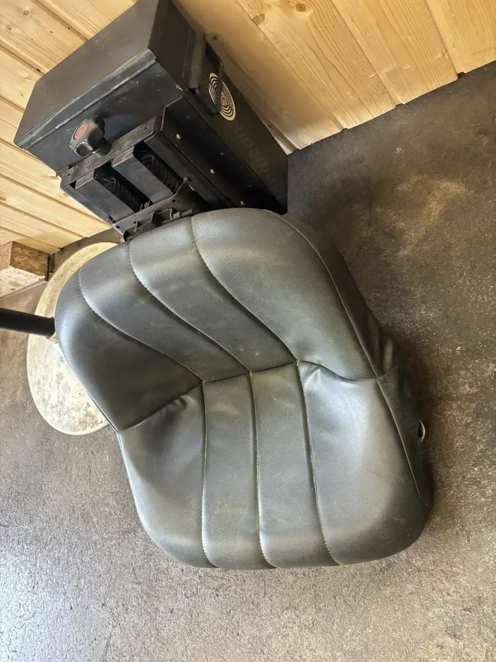 Sitz Steyr 190 288 290 und Plus-Serie