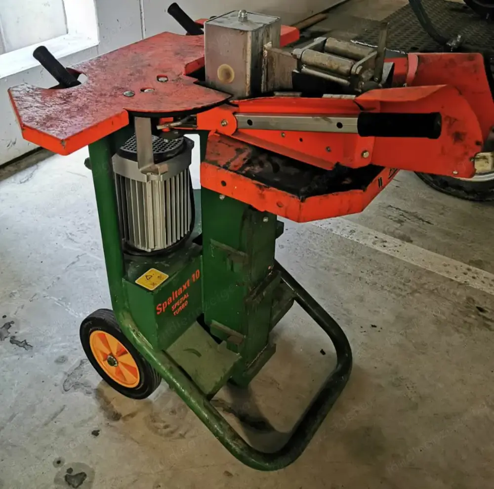Holzspalter   Spaltmaschiene Poscch