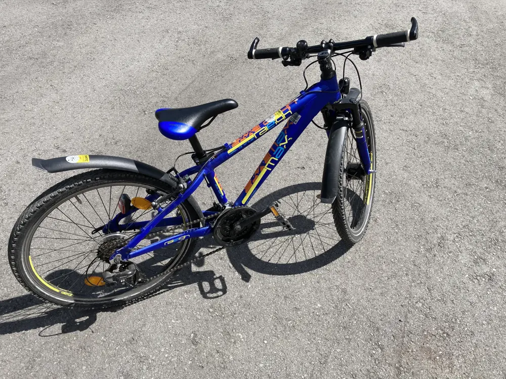 Kinderfahrrad Marke Raleigh Dirtmax, Farbe blau zu verkaufen Kinderfahrrad Marke Raleigh Dirtmax, Farbe blau zu verkaufen