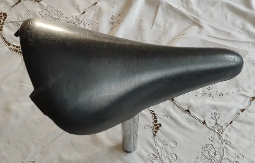 Fahrradsattel von SelieRoyal mit Stütze