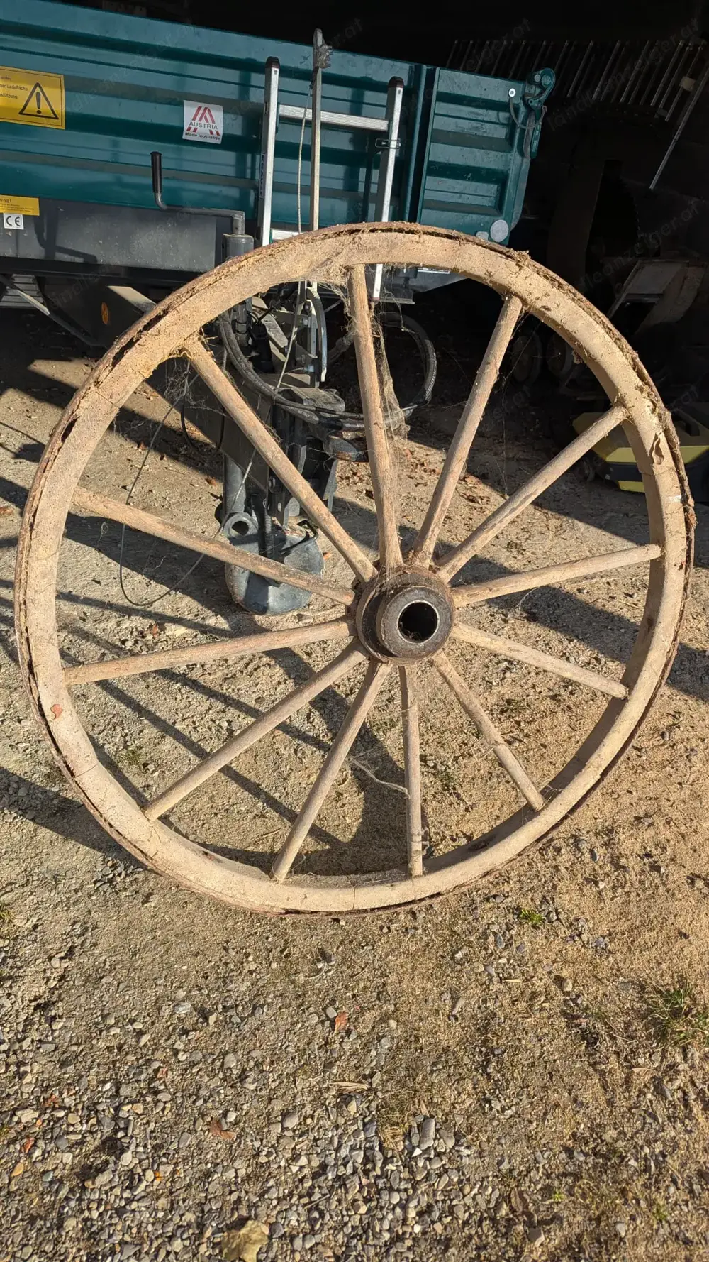 2x alte Wagenräder 2x alte Wagenräder
