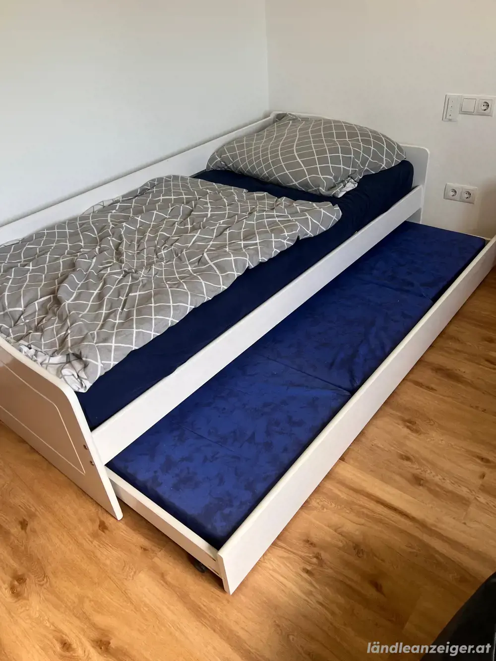 Bett 90x200 ausziehbar weiß inkl. Matratzen und Lattenrost Bett 90x200 ausziehbar weiß inkl. Matratzen und Lattenrost