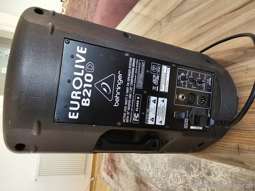 Studio Box Behringer 200 watt Studio Box Behringer 200 watt