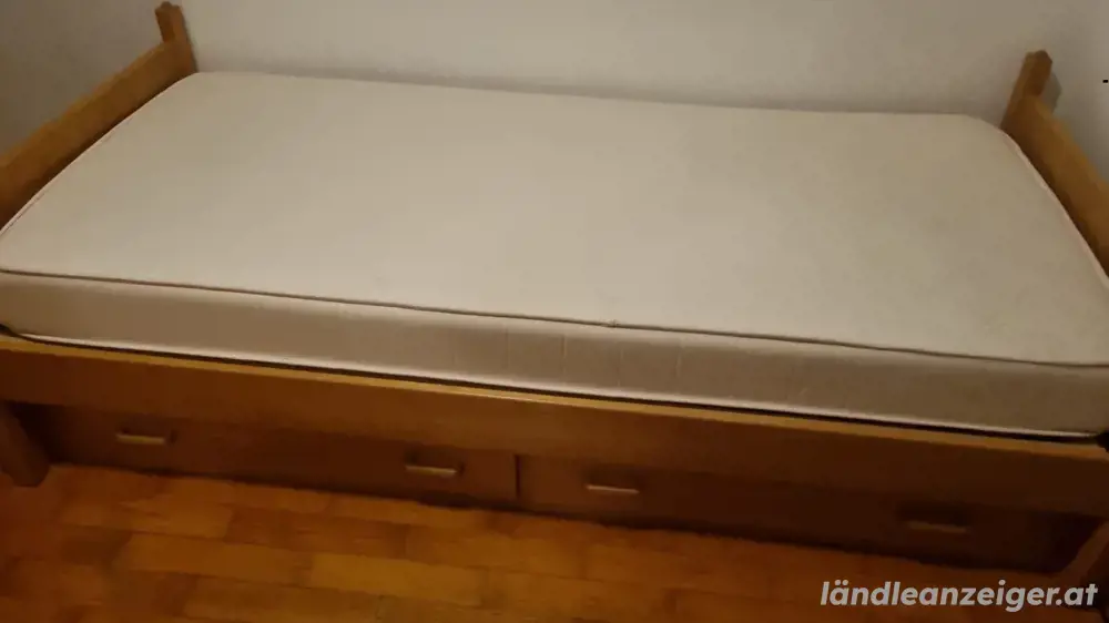 Bett Holzbett 90x200 mit Schubladen und Matratze