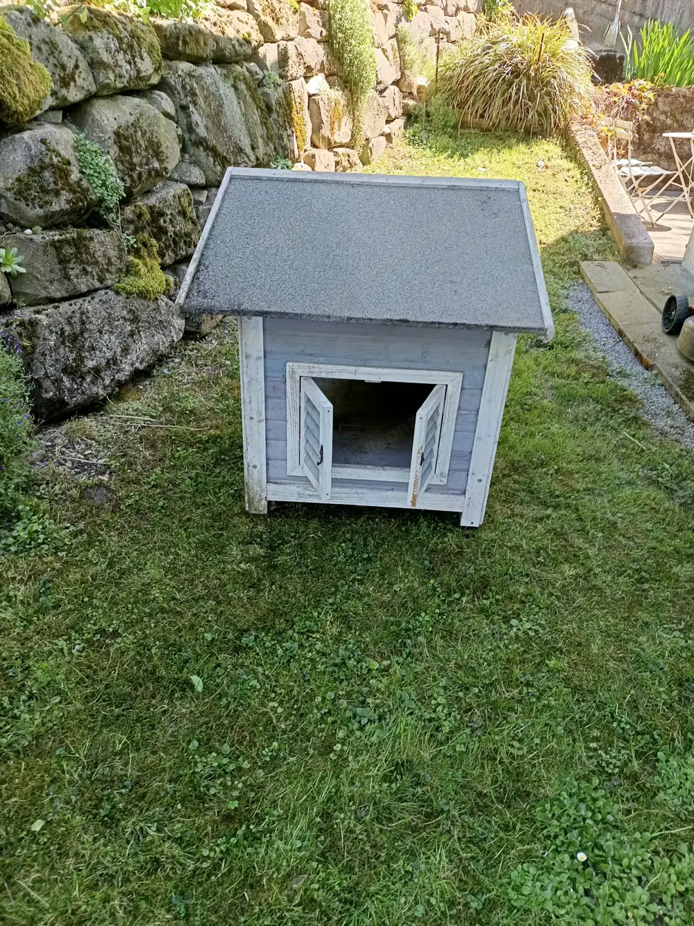 Hundehütte zu verschenken Hundehütte zu verschenken