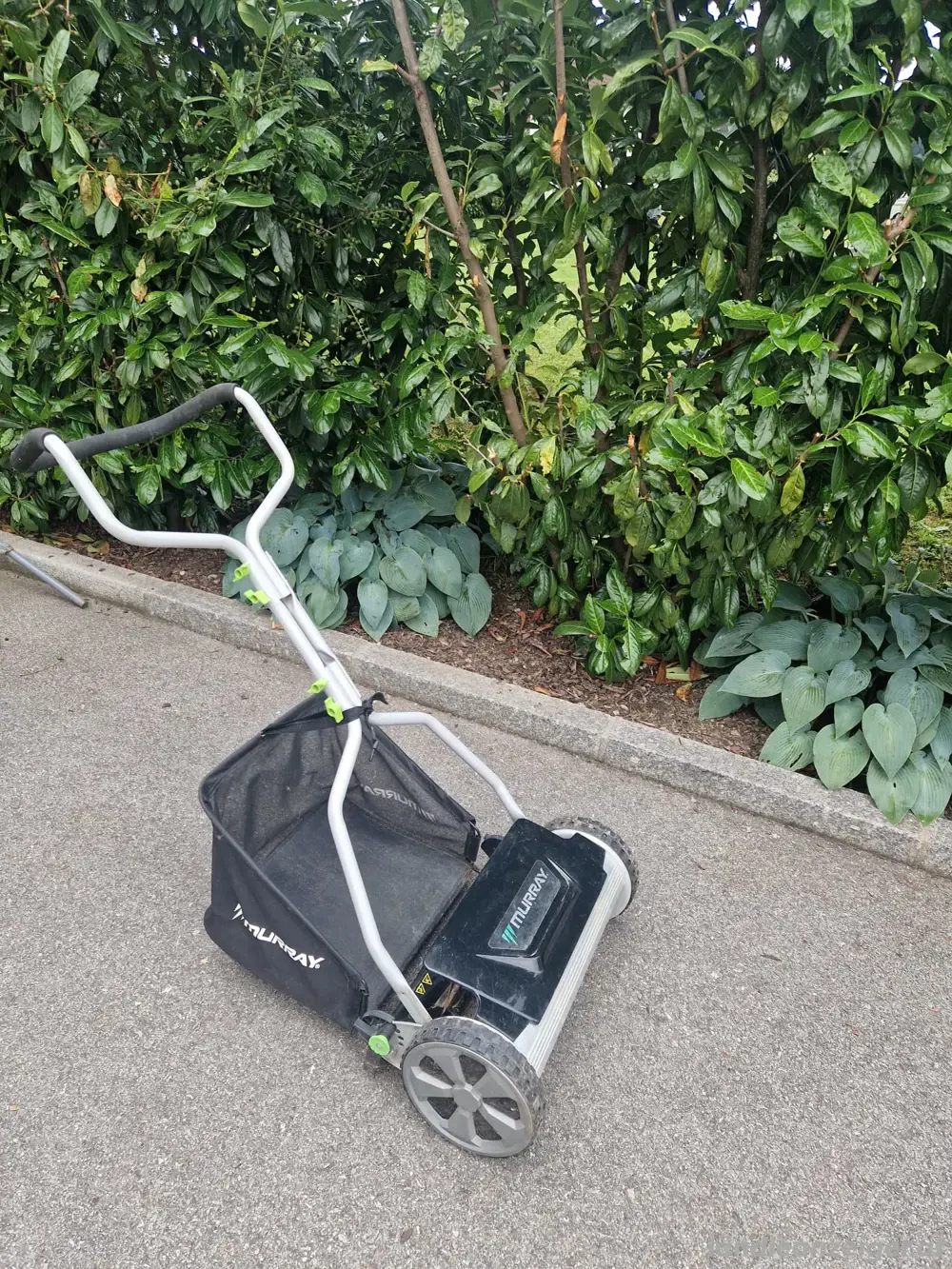 Spindelmäher mit Fangkorb Spindelmäher mit Fangkorb