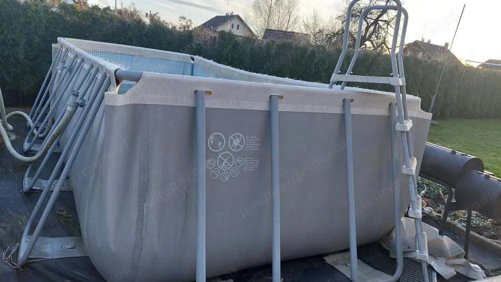 INTEX Frame Pool 549 x 274 x 132 cm gebraucht INTEX Frame Pool 549 x 274 x 132 cm gebraucht
