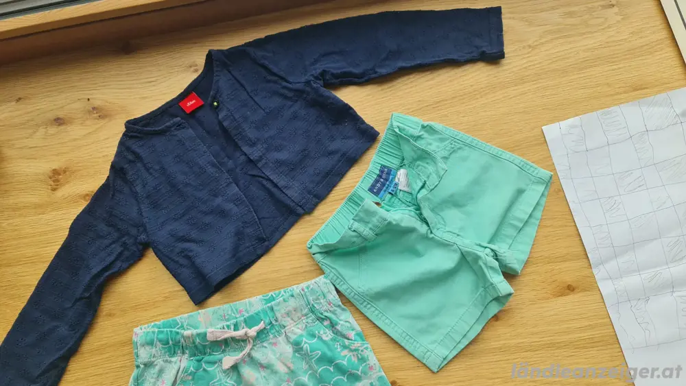 Jäckchen und Hose Jäckchen und Hose