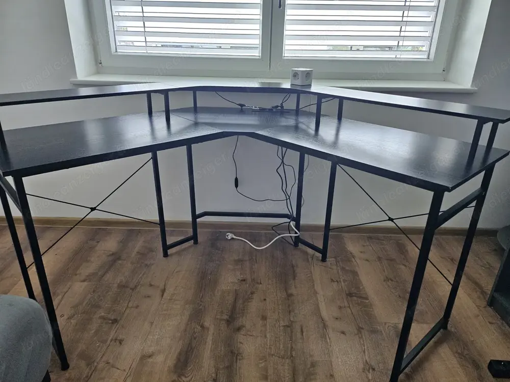 Spieltisch, Computern Tisch, Schmincktisch. Spieltisch, Computern Tisch, Schmincktisch.