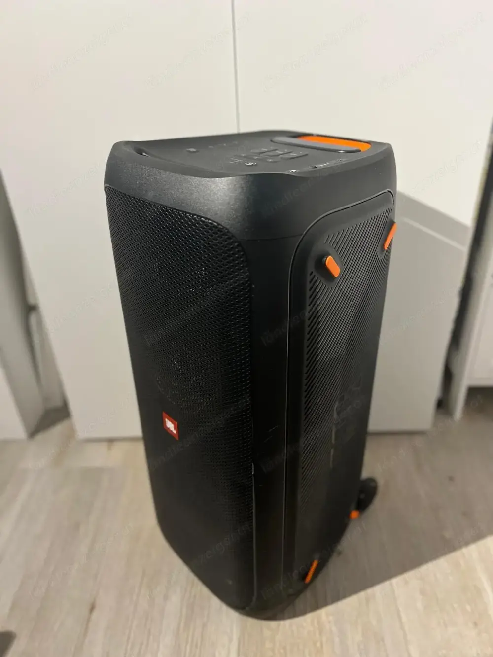 JBL Partybox 310 mit Wireless Mikrofonen JBL Partybox 310 mit Wireless Mikrofonen