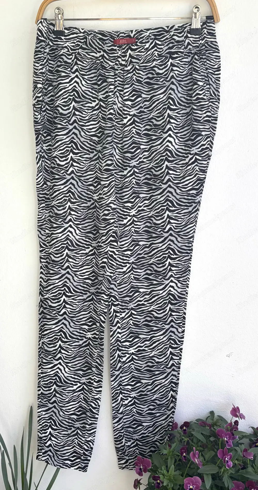 Schwarz weiß gemusterte Damen Hose Schwarz weiß gemusterte Damen Hose
