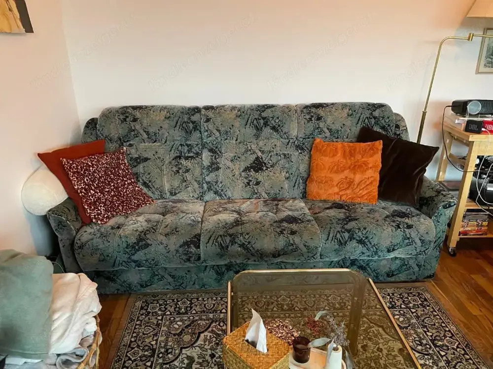 Couch ausziebar 2m lang und 90cm breit Couch ausziebar 2m lang und 90cm breit
