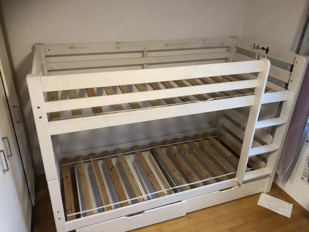 Kinderstockbett mit Lattenrost Kinderstockbett mit Lattenrost