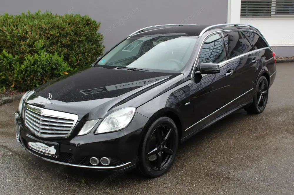 Mercedes Benz E300 T Elegancw BlueEfficiency CDI Aut. Mercedes Benz E300 T Elegancw BlueEfficiency CDI Aut.