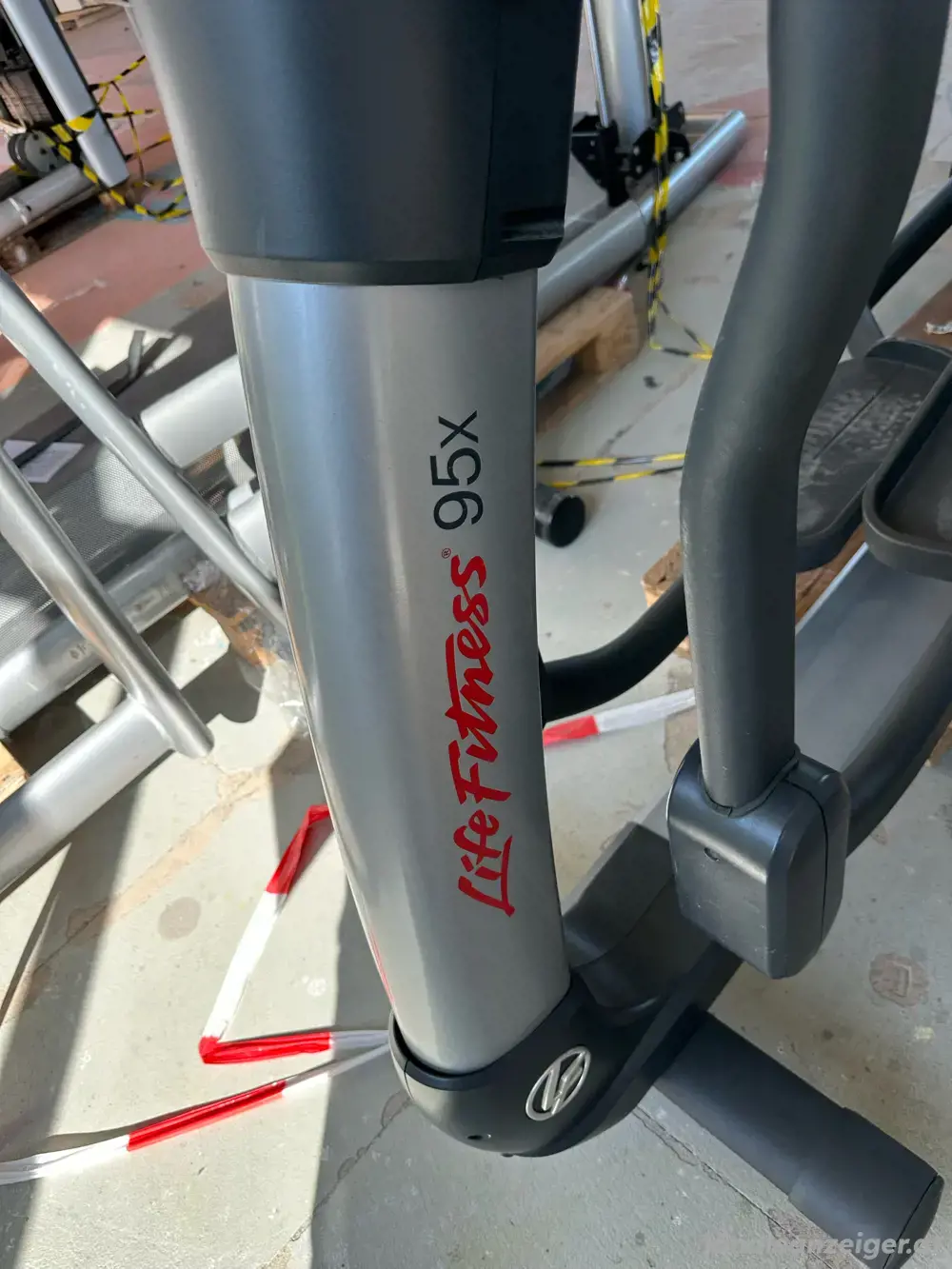 Life Fitness 95X Achieve Elliptical Cross-Trainer Life Fitness 95X Achieve Elliptical Cross-Trainer