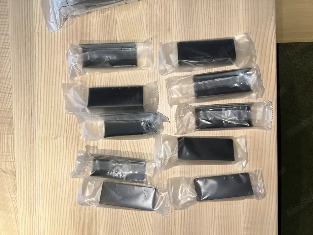 schwarze Griffe für Möbel