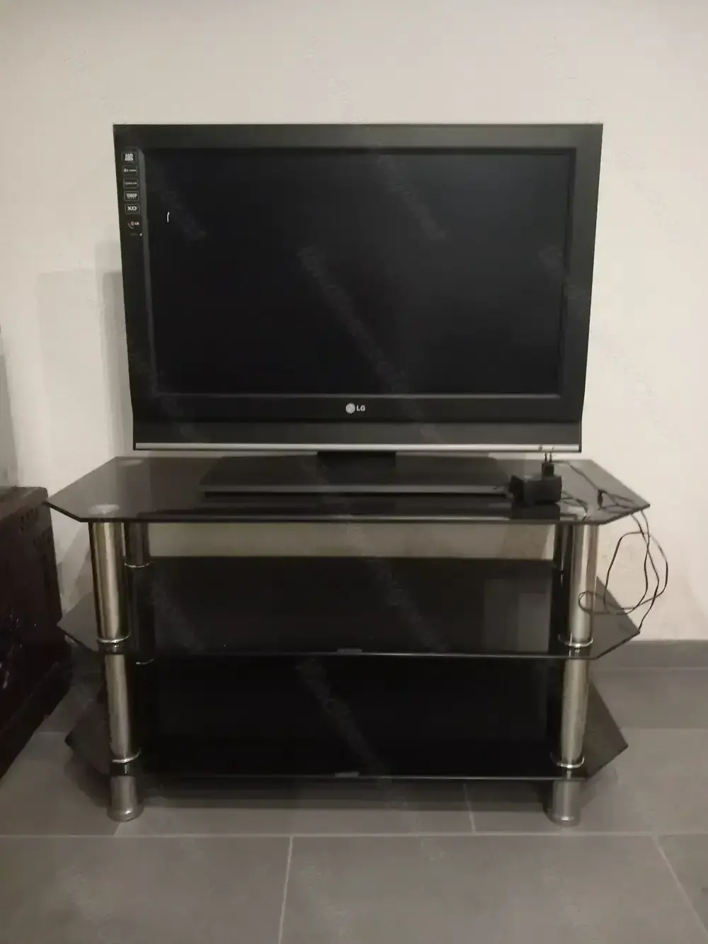 Glas-TV-Regal zu verschenken Glas-TV-Regal zu verschenken