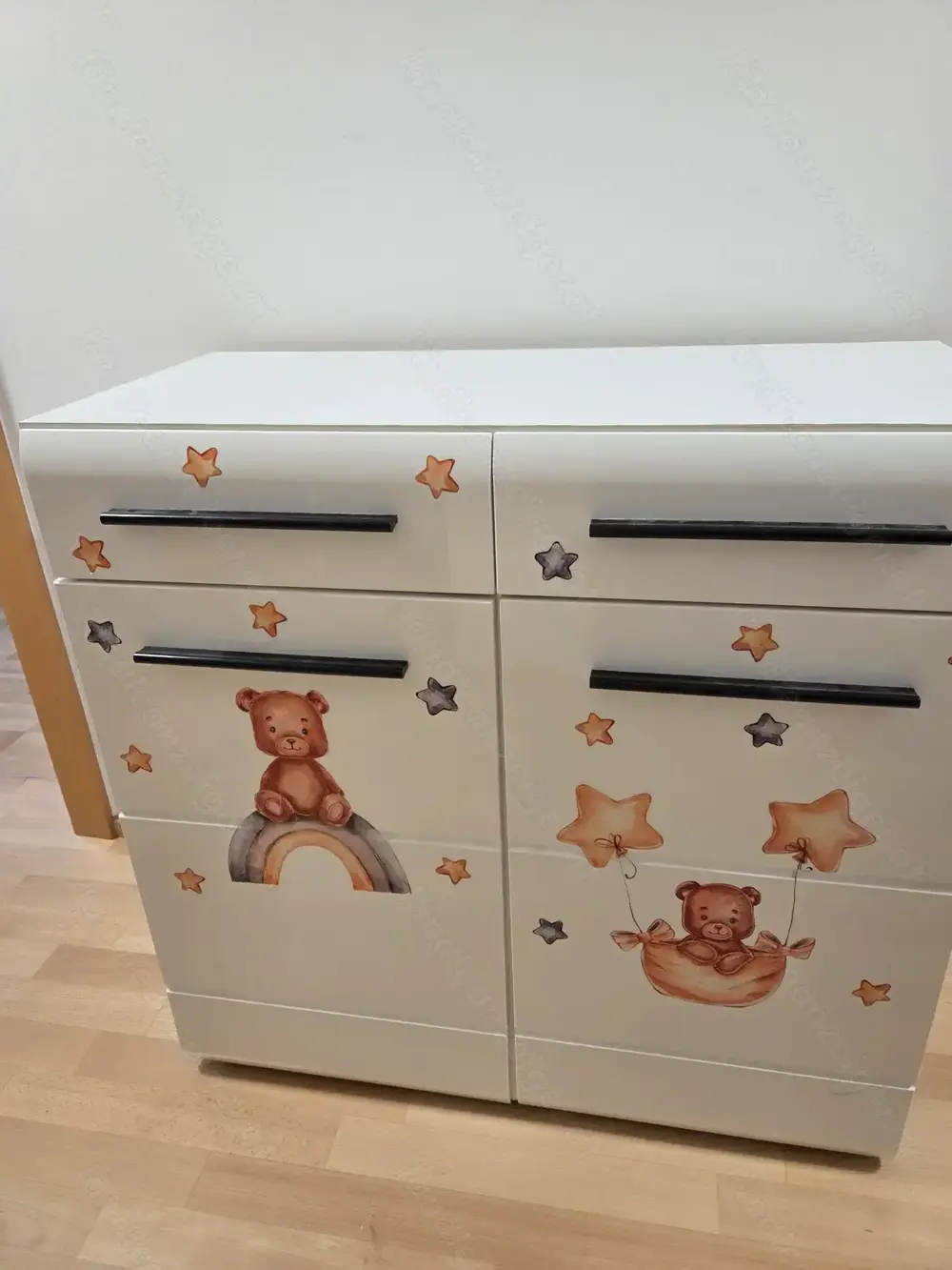 Komode zu verkaufen 5 Eur. Komode zu verkaufen 5 Eur.