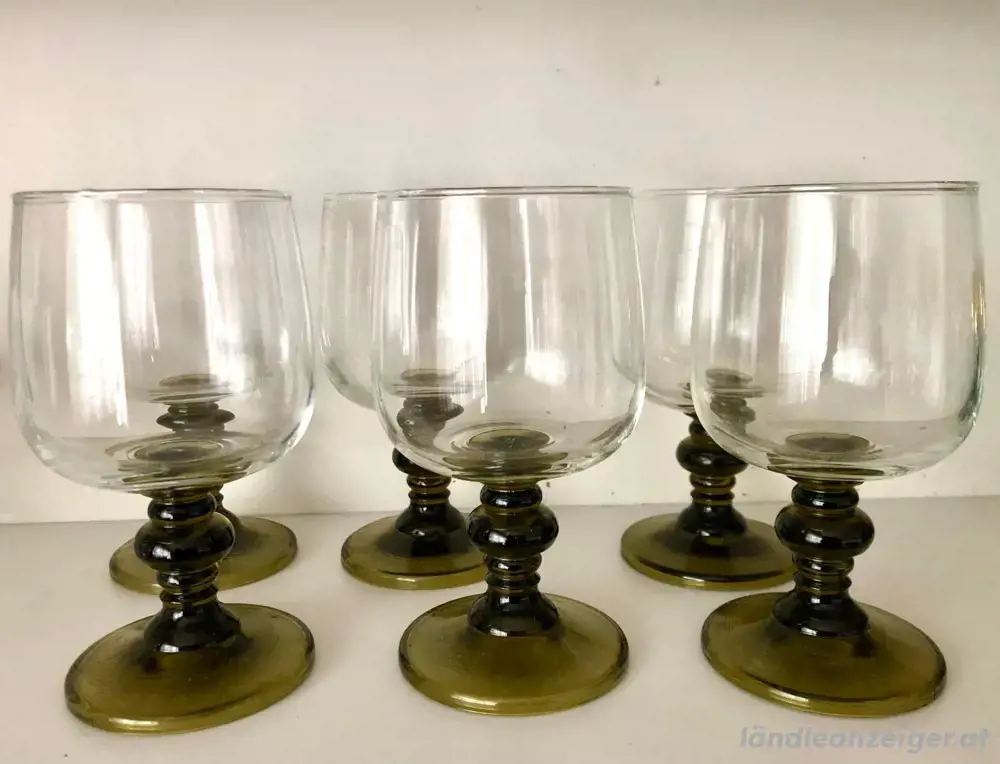 Stylische Römer Weingläser Stylische Römer Weingläser