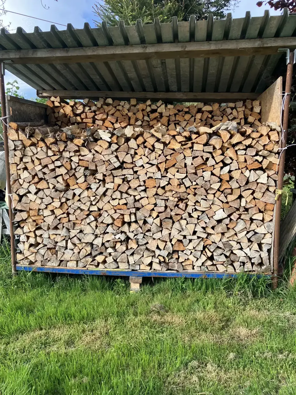 Brennholz zu Verkaufen Brennholz zu Verkaufen