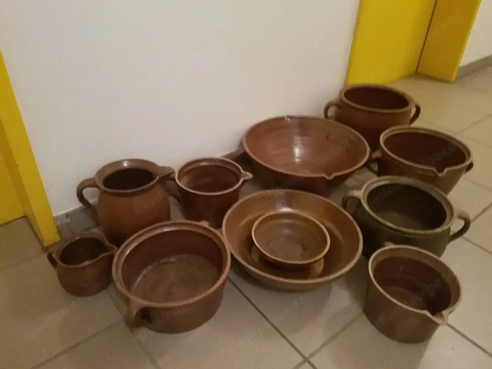 Alte Steinzeug-Töpfe Alte Steinzeug-Töpfe