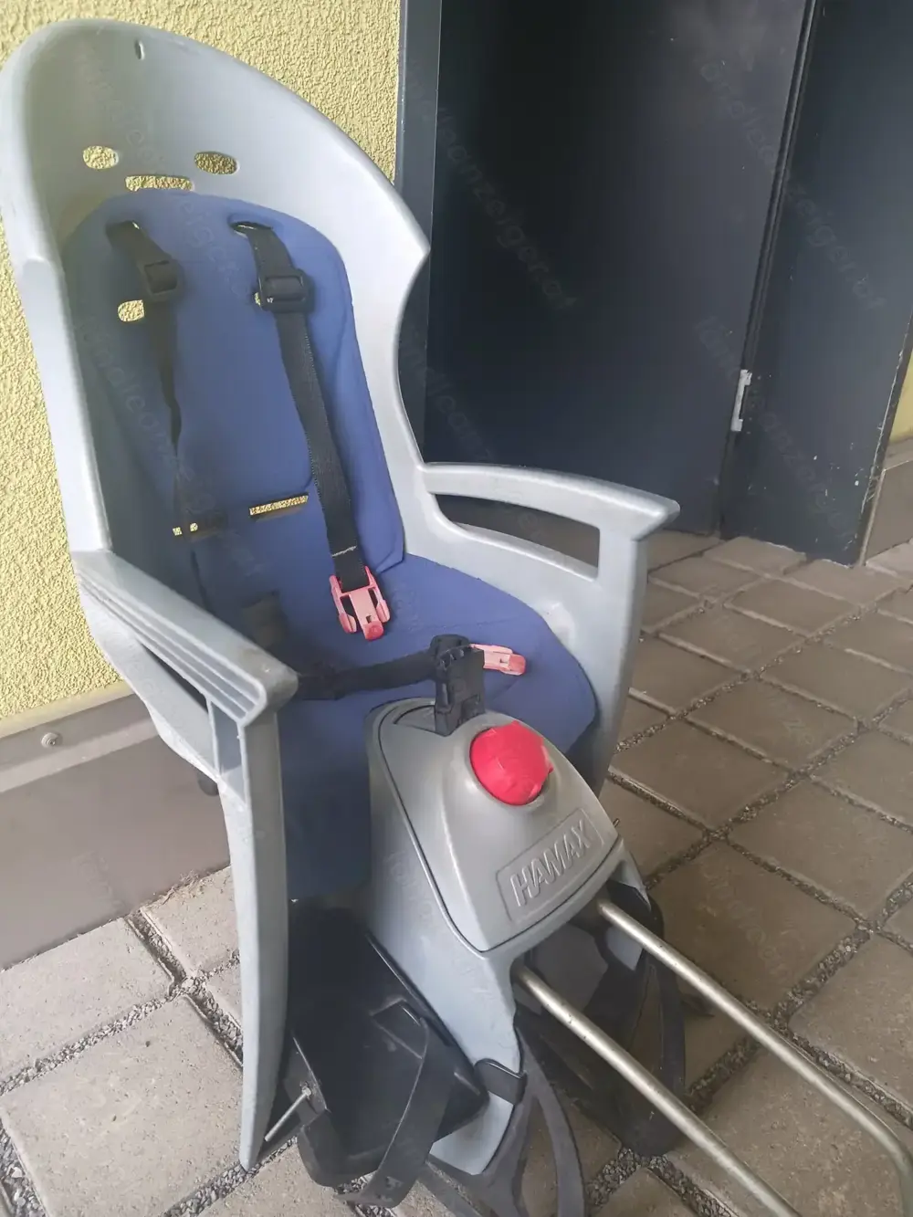 Kinderfahrradsitz Hamax ohne Gepäckträger zu verschenken 