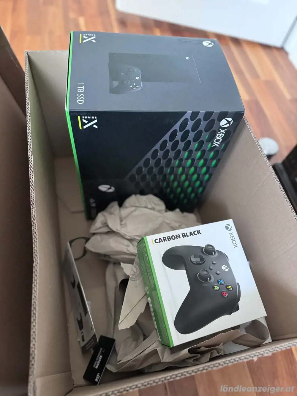 Xbox serie x spielkonsole mit controller und box Xbox serie x spielkonsole mit controller und box