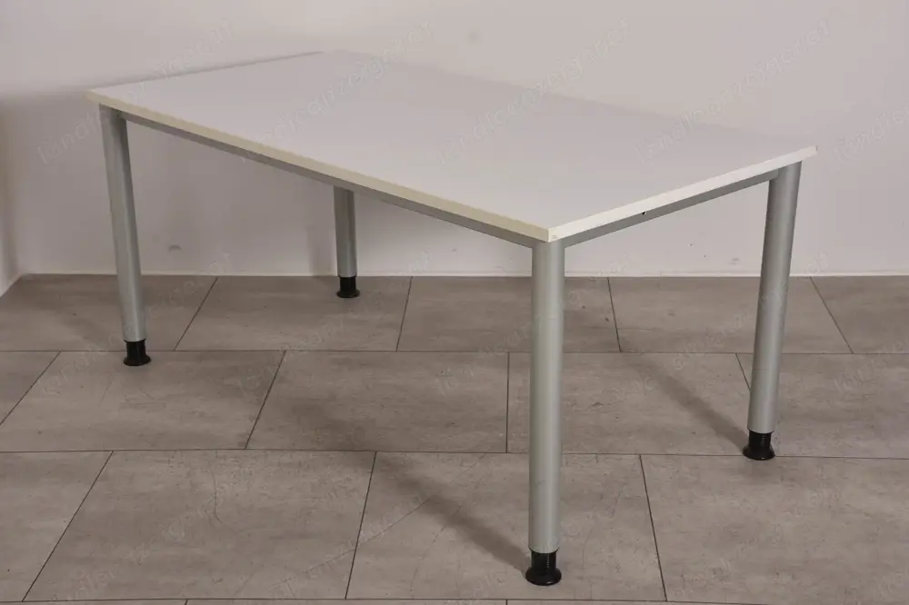 4 hochwertige Bürotische 4 hochwertige Bürotische