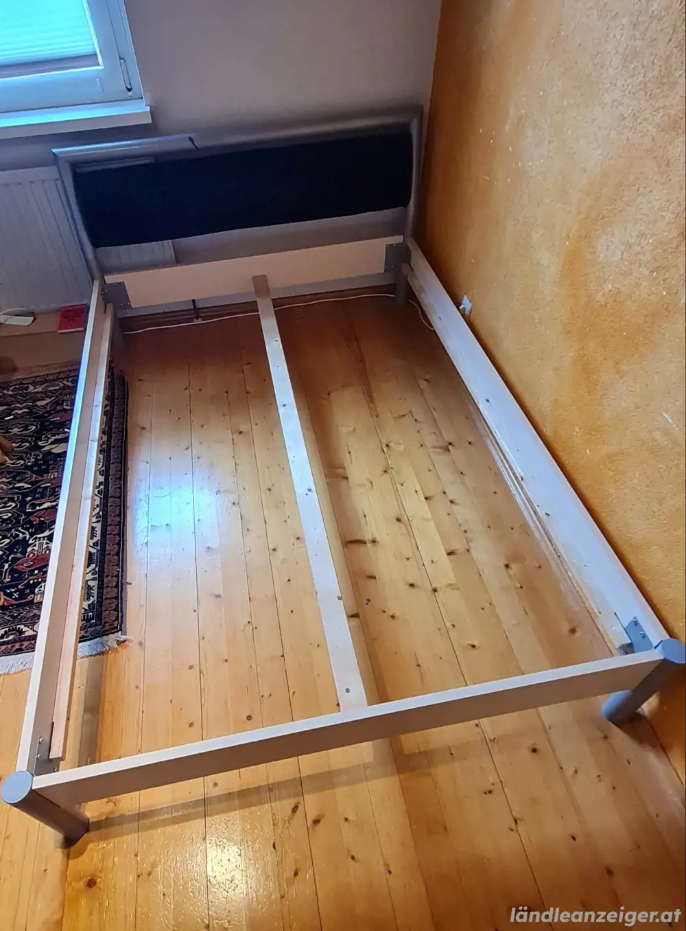 Bettgestell mit Lattenrost Bettgestell mit Lattenrost