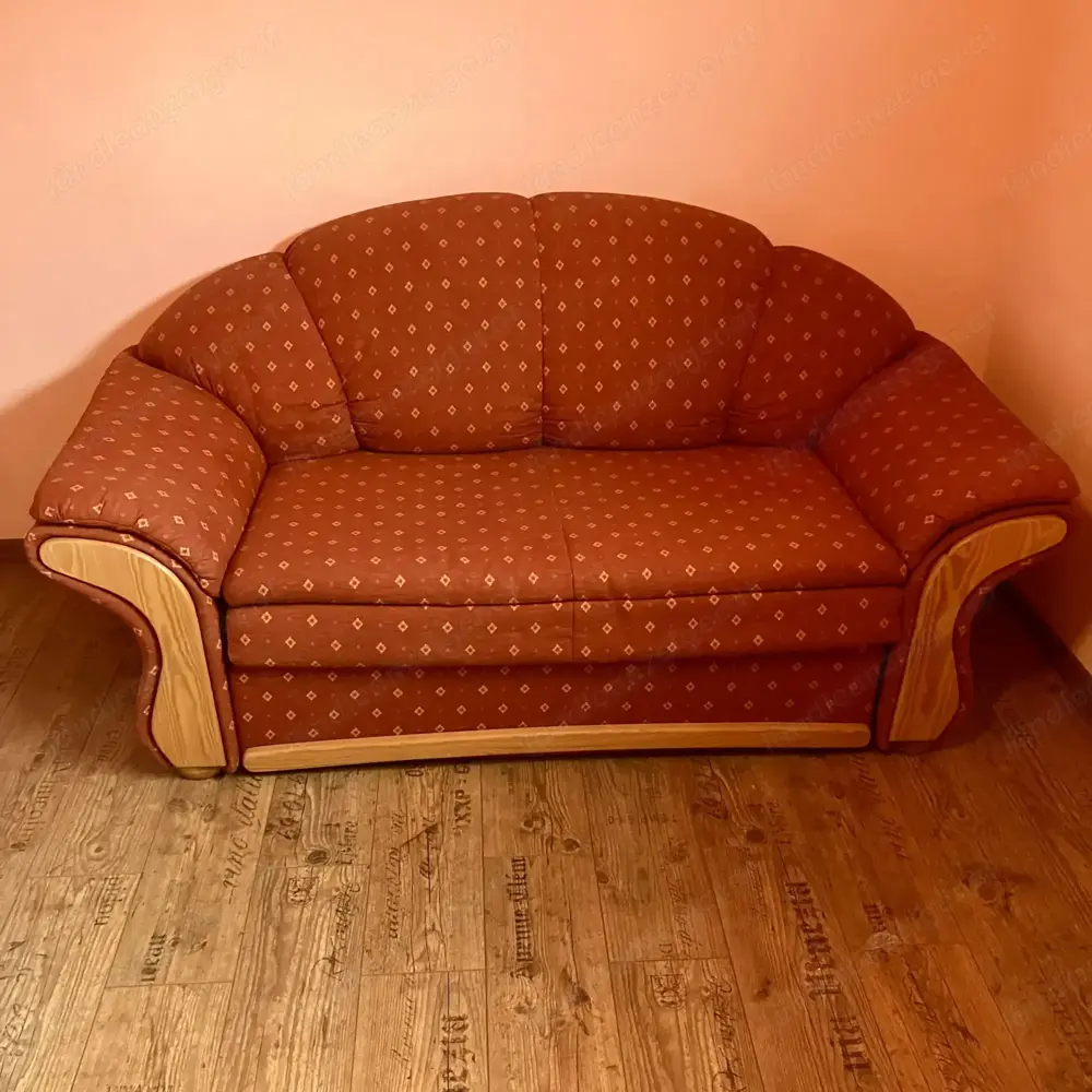 Ausziehbares Sofa, unbenutzt. Ausziehbares Sofa, unbenutzt.