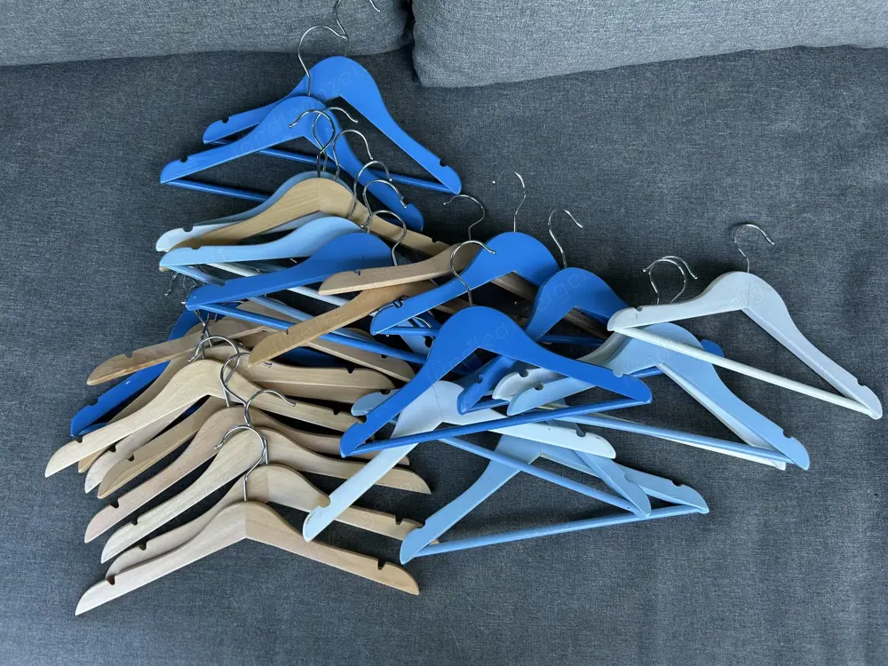 Kleiderbügel für Kinderschrank Kleiderbügel für Kinderschrank